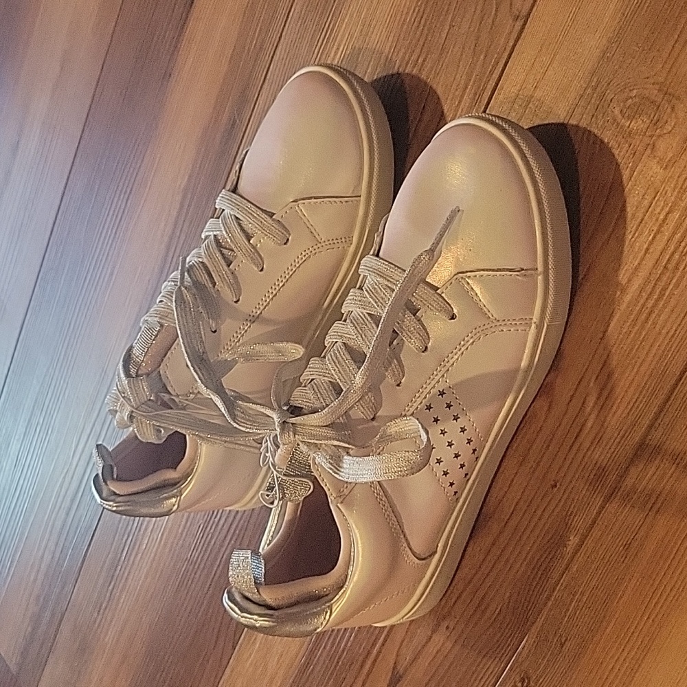 Madden girl sneakers